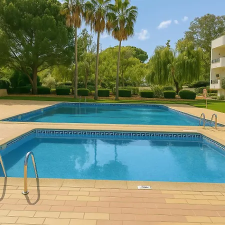 Piscine Sao Joao-balcon-parking *